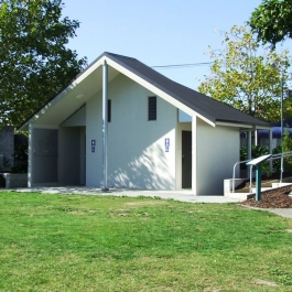 Waipukurau Post Office Corner Toilets - Post Office corner toilets are situated on the corner of Ruataniwha St and Porangahau Rd, Waipukurau