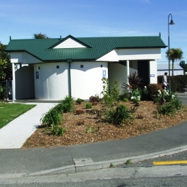 Railway Esplanade Toilets, Waipukurau - Railway Esplanade Toilets are situated on Railway Esplanade next to the Railway Station Waipukurau