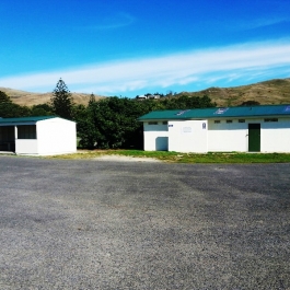 Te Paerahi Toilets - Te Paerahi toilets are located on Beach Rd, Porangahau