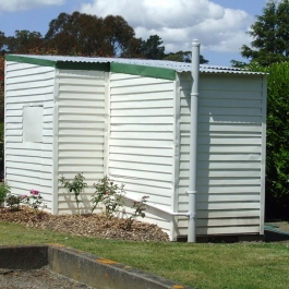 Waipawa Cemetery Toilets - Waipawa Cemetery Toilets are situated up Cemetery Rd just inside the cemetery main gate